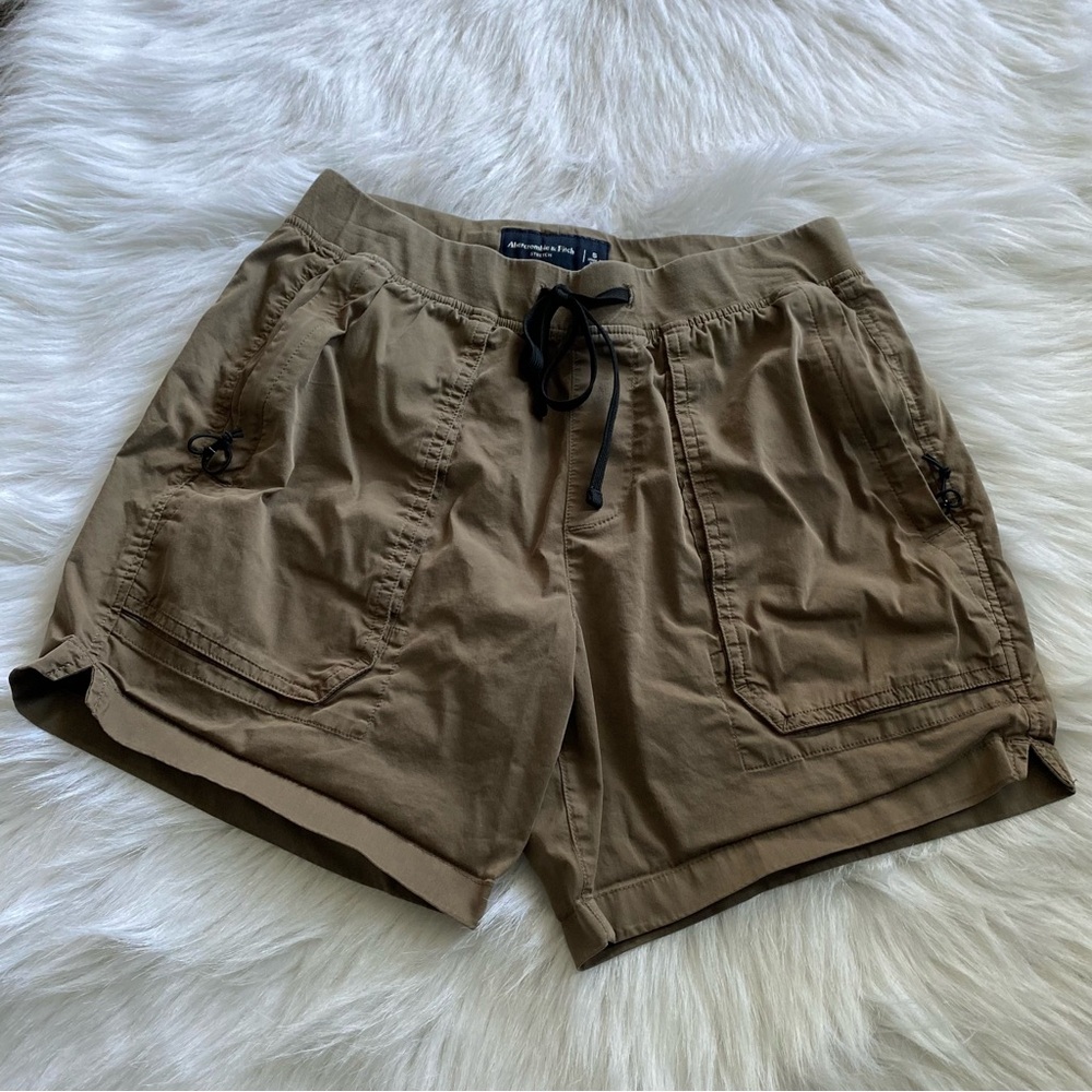 Abercrombie & Fitch Brown Shorts Relaxed Fit‎ Womens Size Small Stretch Brown